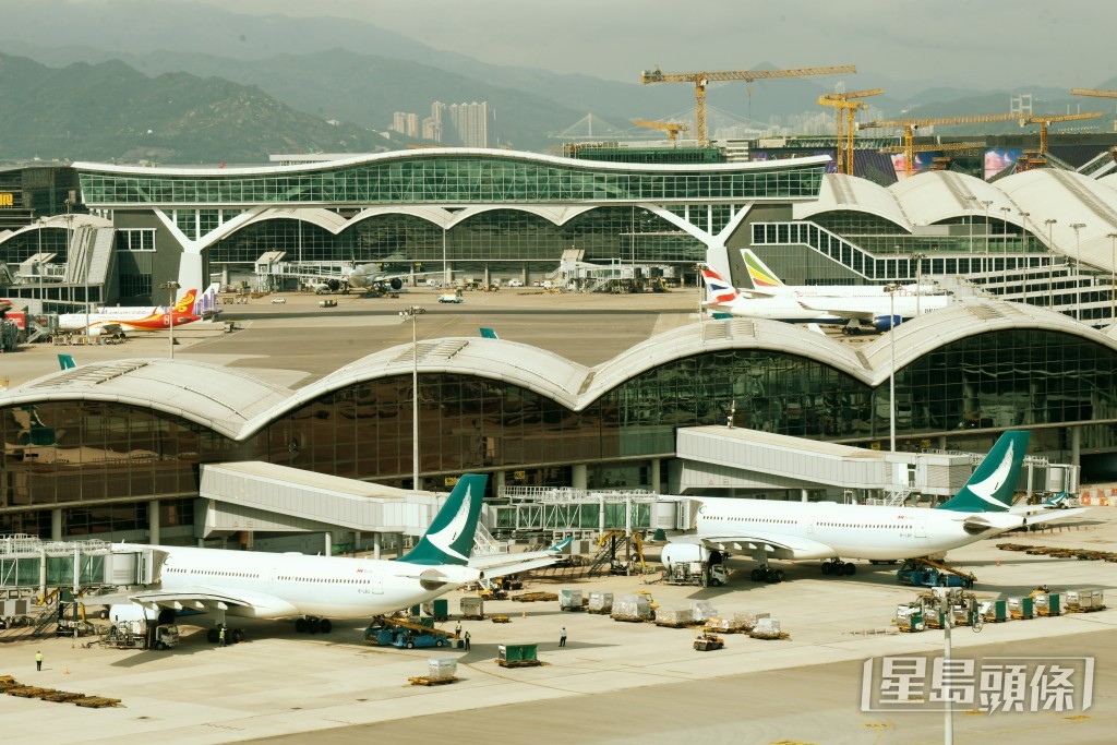 「粵車南下」首階段,廣東或澳門來港旅客可駕車前往香港國際機場乘搭飛機。資料圖片 「粵車南下」首階段,廣東或澳門來港旅客可駕車前往香港國際機場乘搭飛機。資料圖片