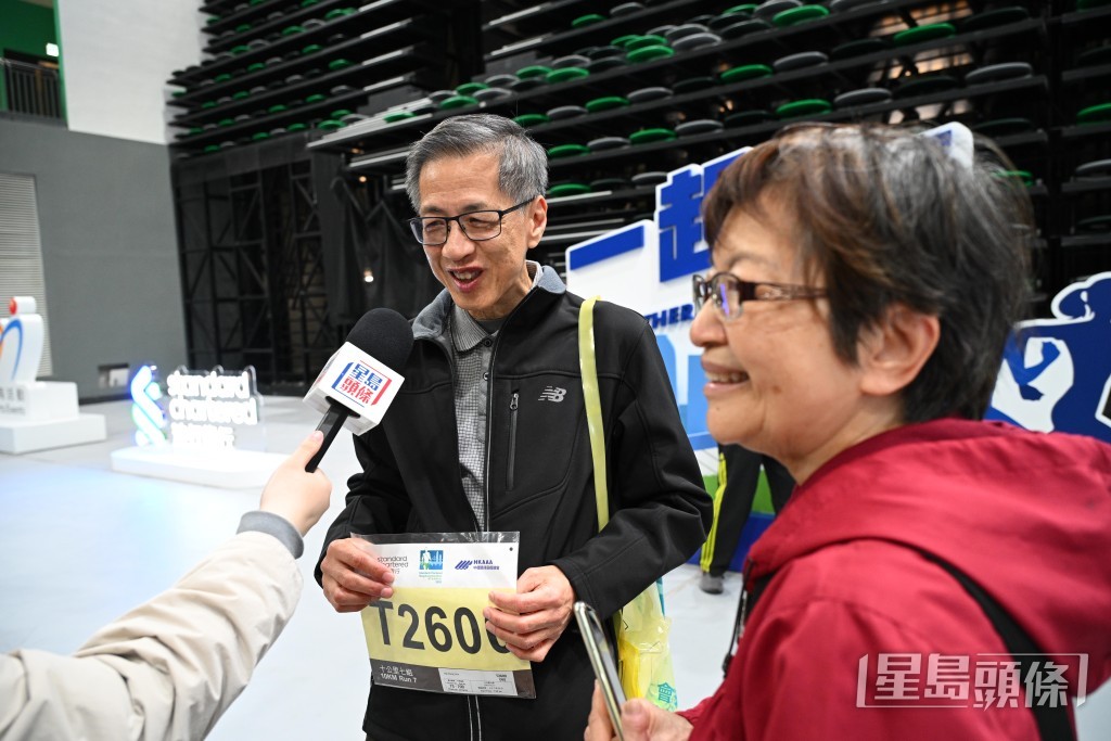 伍先生表示可以在領取選手包的同時參觀新場館，覺得「體驗不錯」。蘇正謙攝