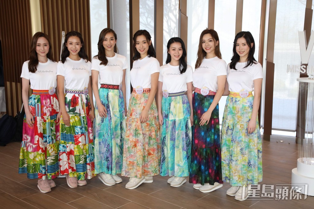王嘉慧（左三）是《2021香港小姐競選》五強。
