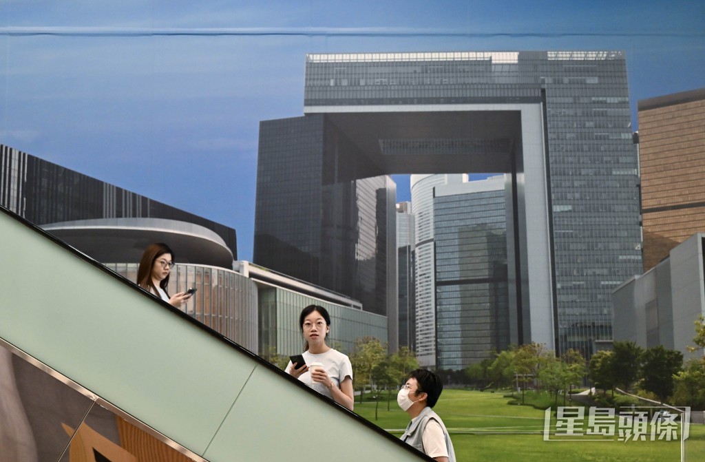 楊何蓓茵：相信公務員工作有其獨特吸引力，包括穩定性及服務社會所得的滿足感。