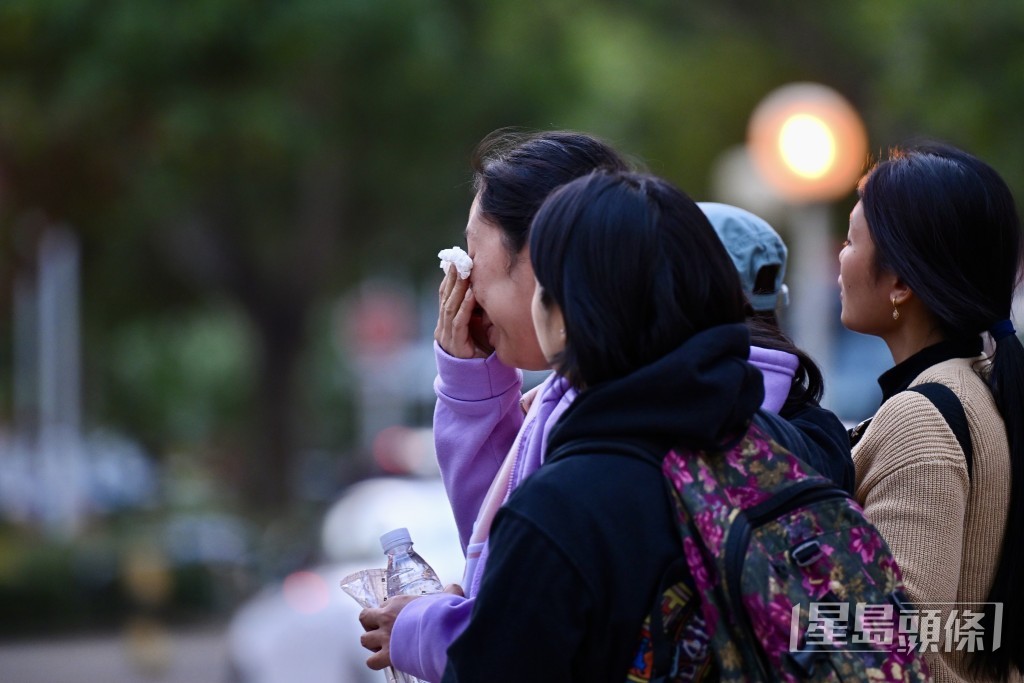 居民目睹家園被毀，徬徨無助。劉駿軒攝