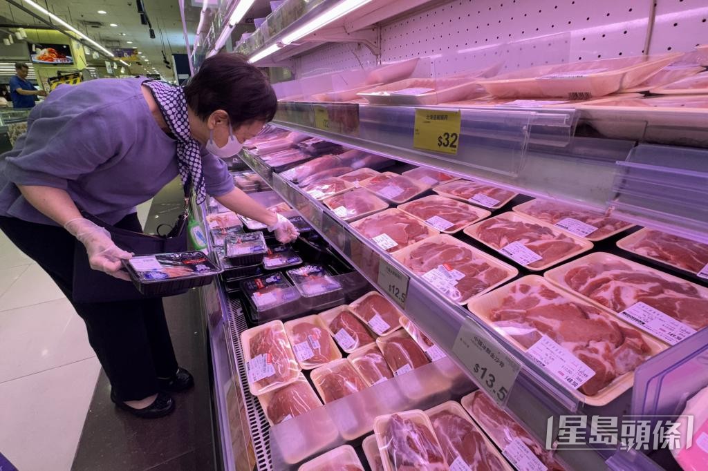 年輕或雙職家庭較常到超市買餸。