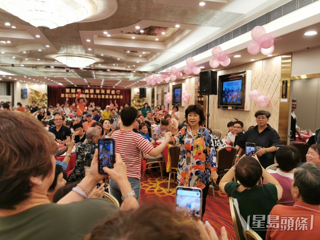 咪咪姐好亲民。