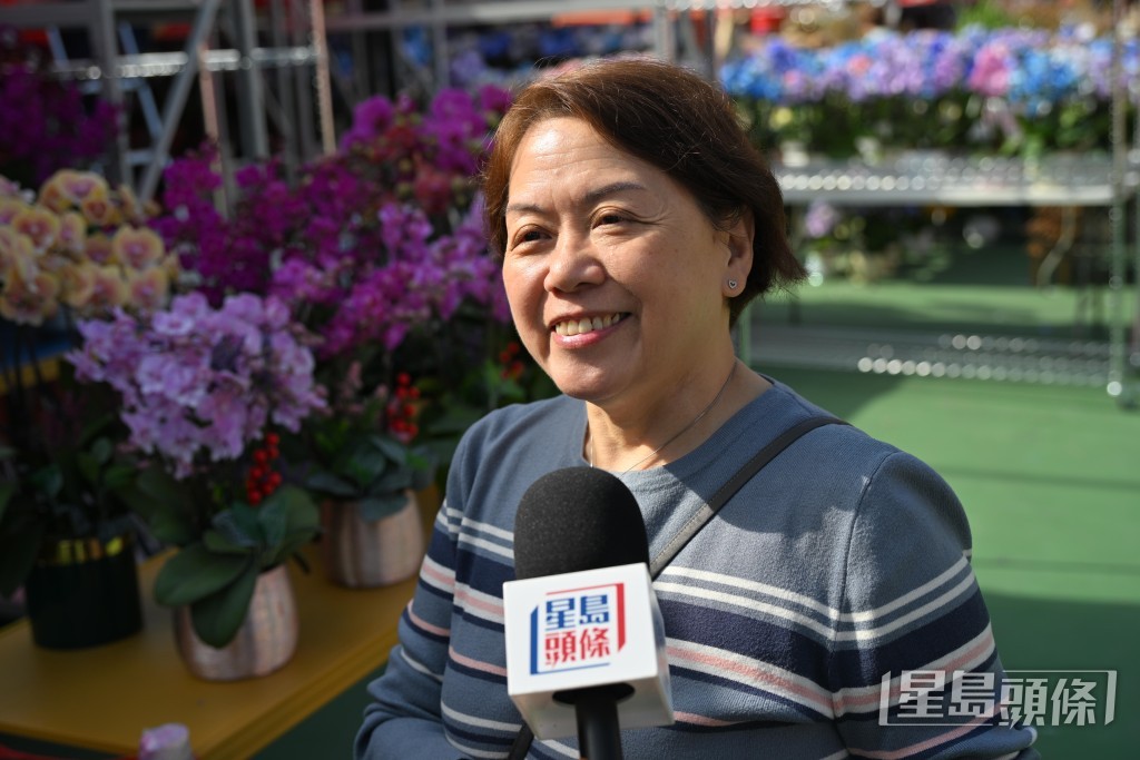 冯小姐今年计划购买两盆兰花，预计花费约2,000元。