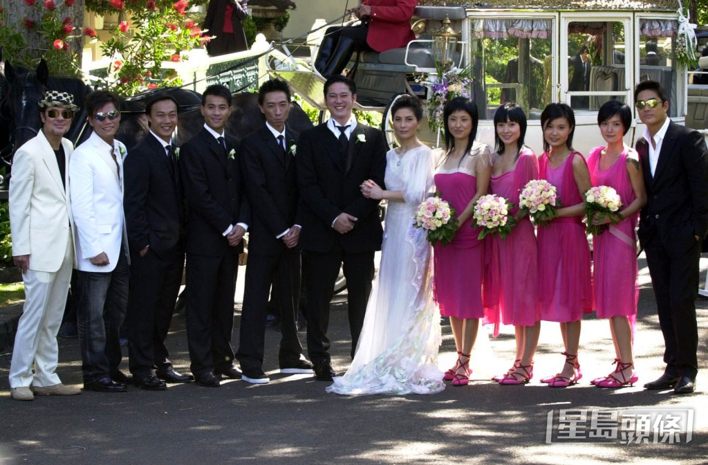 2003年11月何超儀與陳子聰在澳洲註冊結婚。 2003年11月何超儀與陳子聰在澳洲註冊結婚。