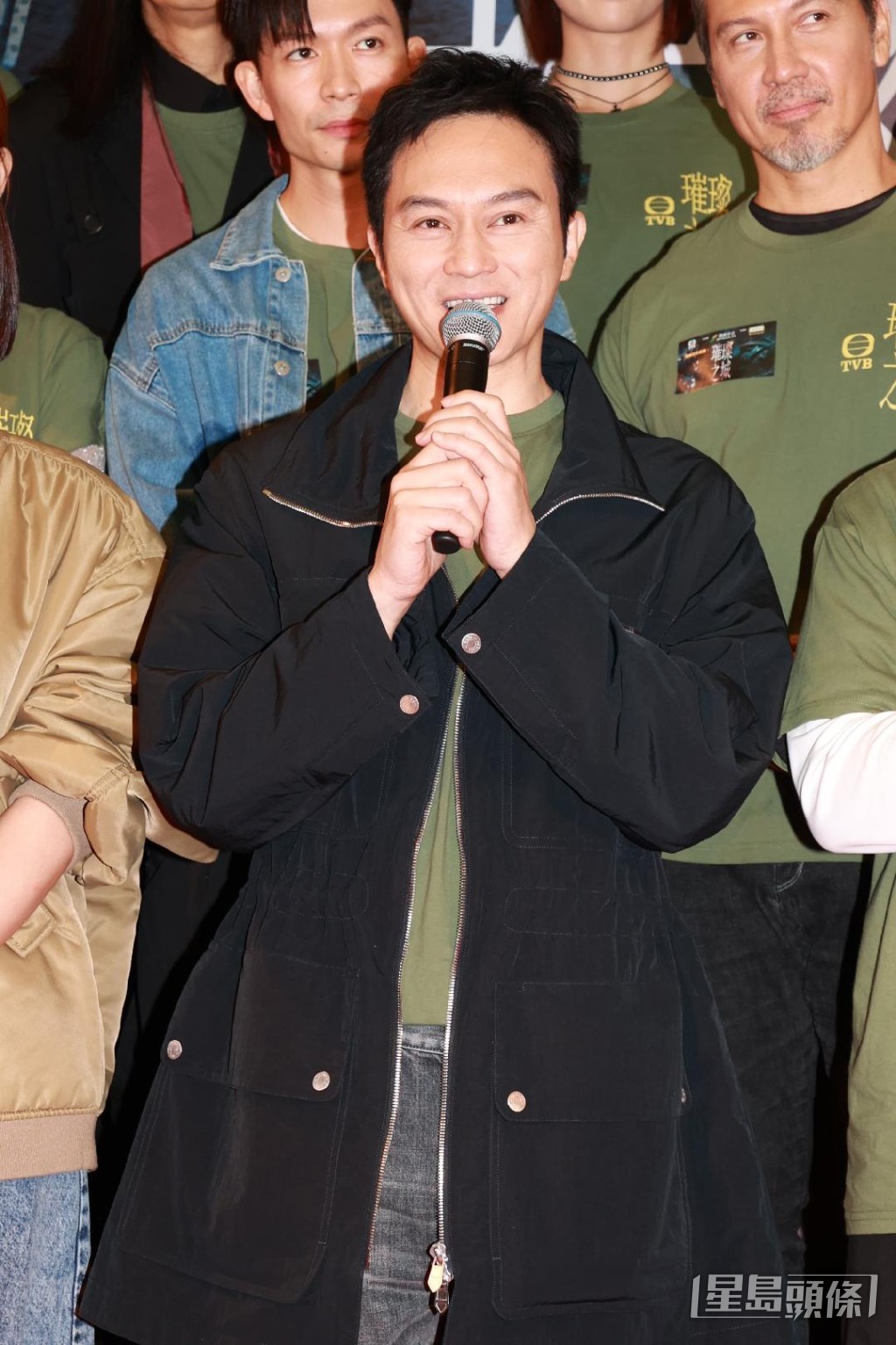 張智霖笑稱劇中親熱戲尺度大膽。