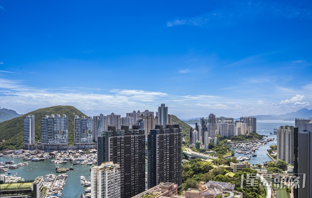 4房單位面向香港仔海灣及深灣遊艇會,擁有一線景致。 4房單位面向香港仔海灣及深灣遊艇會,擁有一線景致。