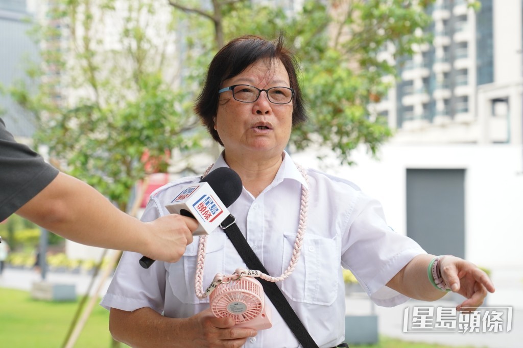 保安吳女士表示，即使主動勸導，亦非所有狗主願意配合，有時更會被責怪。葉偉豪攝