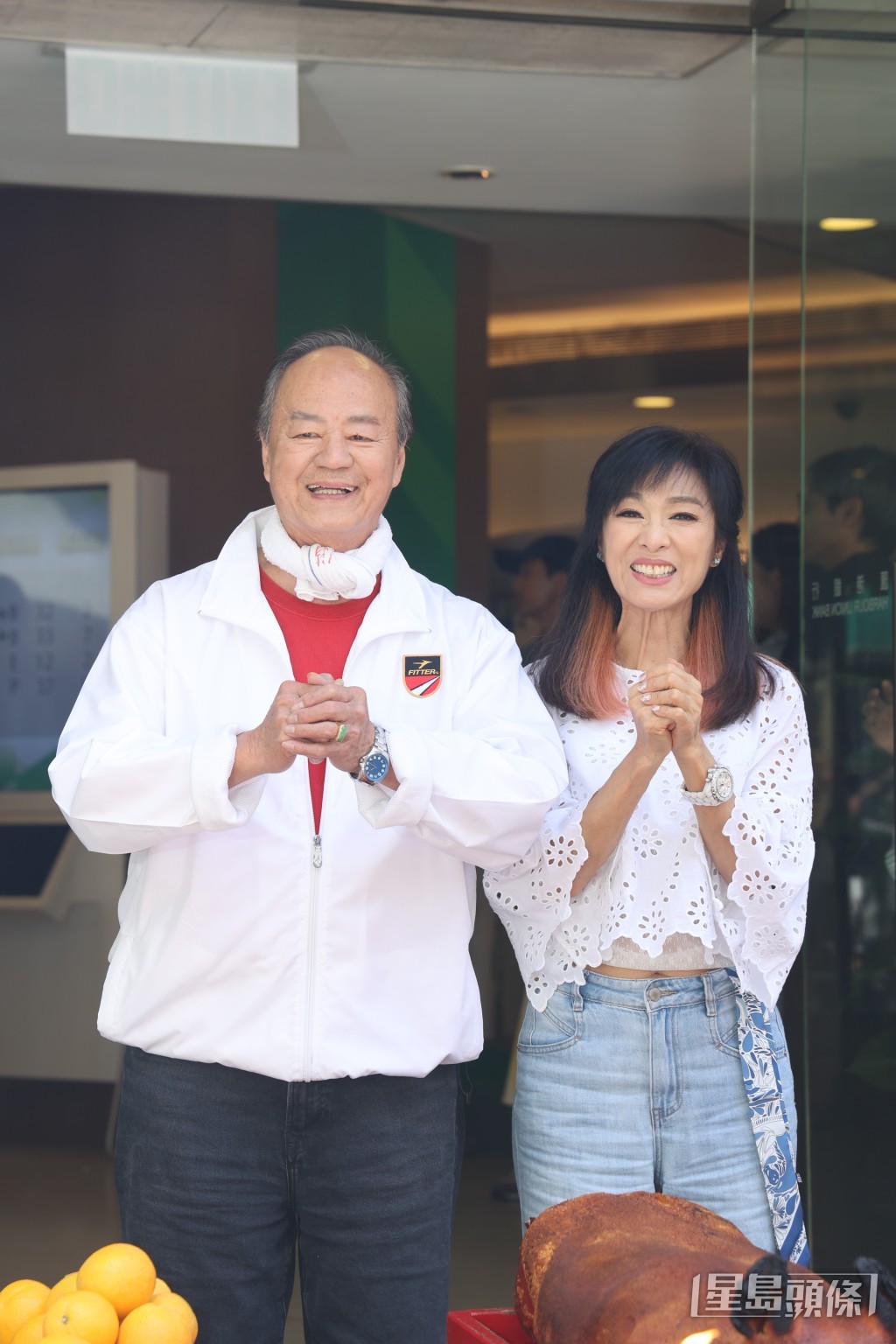 狄龍、米雪參演電影《慾望寄生》。