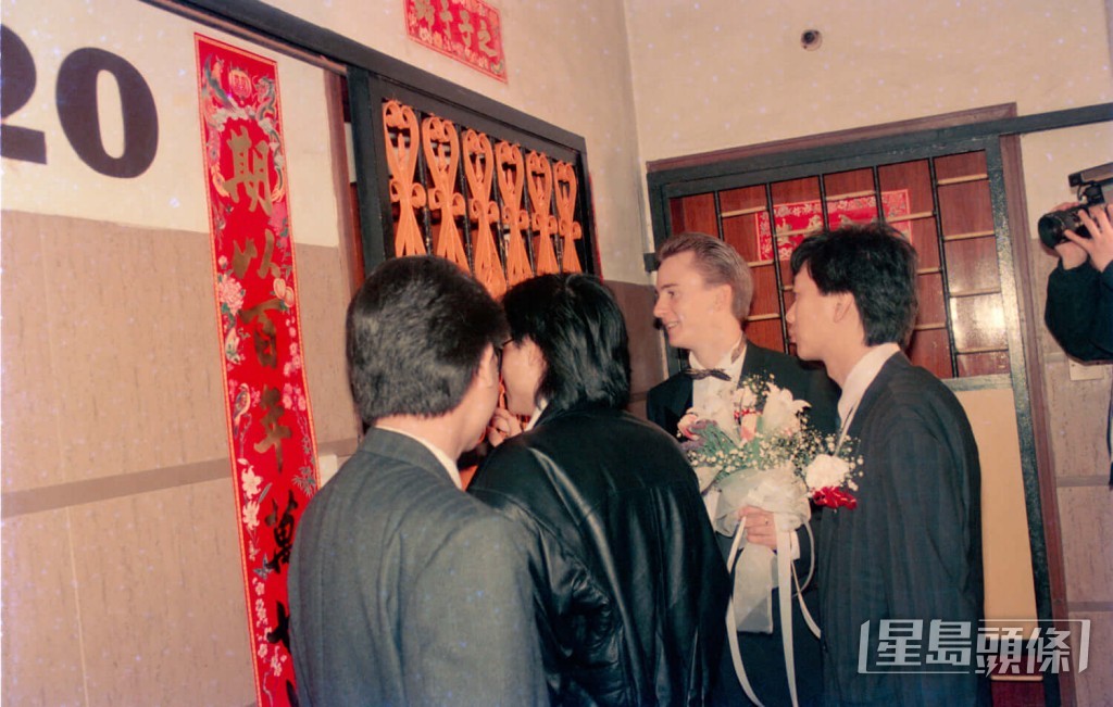 河國榮與太太於1989年3月結婚。