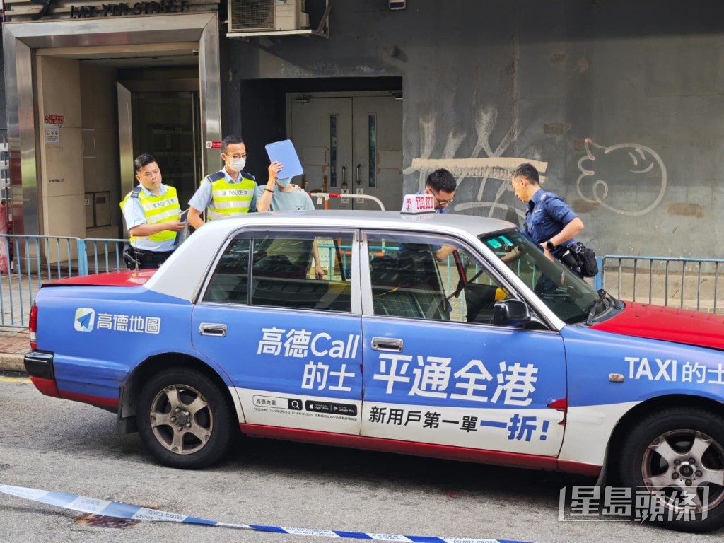 53歲李姓男司機(掩面者)未能通過測試,對氯胺酮毒品檢測呈陽性反應。 53歲李姓男司機(掩面者)未能通過測試,對氯胺酮毒品檢測呈陽性反應。
