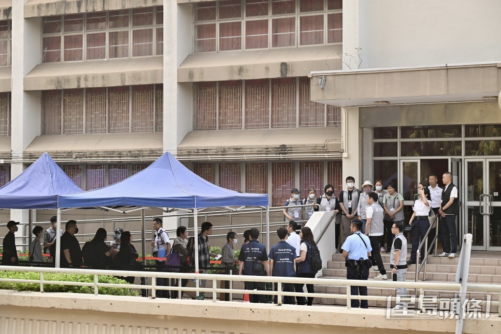 大埔宏福苑大火發生至今近5個月，7幢受影響大廈的災民今日（20日）起，終可分批重返災場執拾物品。