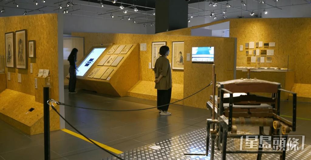 團隊參與策劃香港文化博物館和香港版畫工作室的《字裡圖間—香港印藝傳奇》展覽,當中以遊戲模擬透過部首查找漢字及使用昔日活字印刷構建詞句。 受訪者提供 團隊參與策劃香港文化博物館和香港版畫工作室的《字裡圖間—香港印藝傳奇》展覽,當中以遊戲模擬透過部首查找漢字及使用昔日活字印刷構建詞句。 受訪者提供