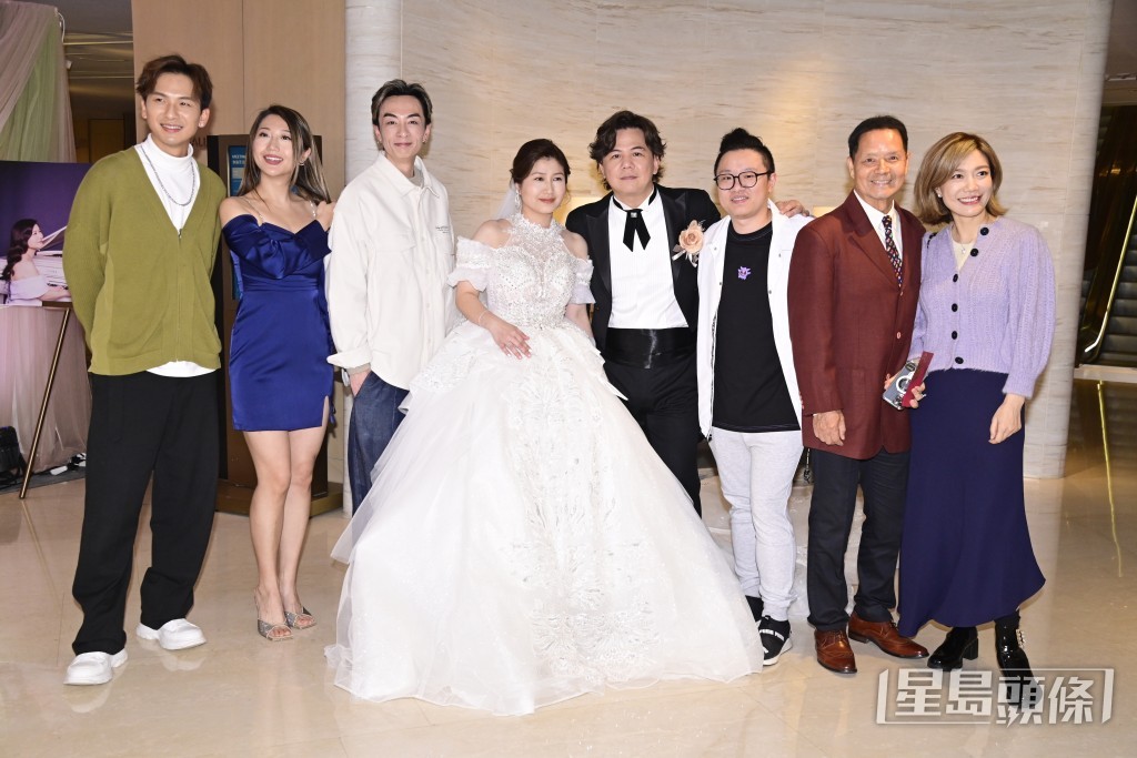 好多《中年好聲音》參賽者出席祝賀伍仲衡。 好多《中年好聲音》參賽者出席祝賀伍仲衡。