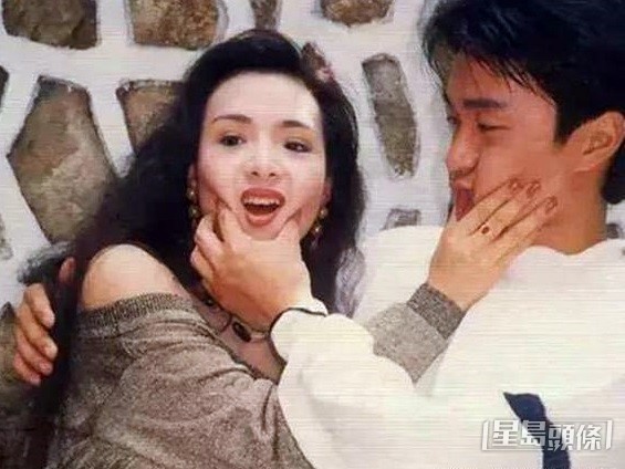 叶子楣曾与周星驰合作。 叶子楣曾与周星驰合作。