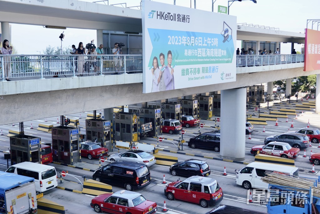 三隧分流實施4個月，西隧車龍延長1.5公里。資料圖片