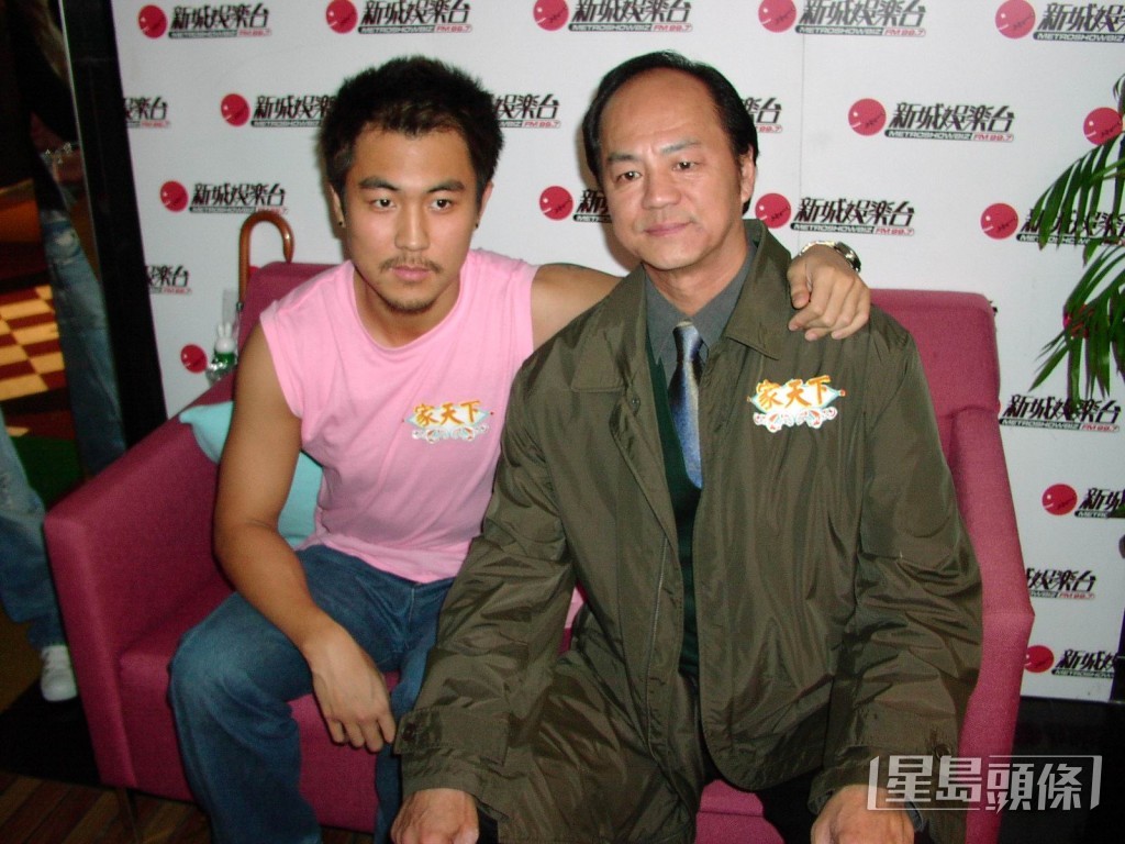 狄龍與譚俊彥一同現身活動，父子關係非常親厚。