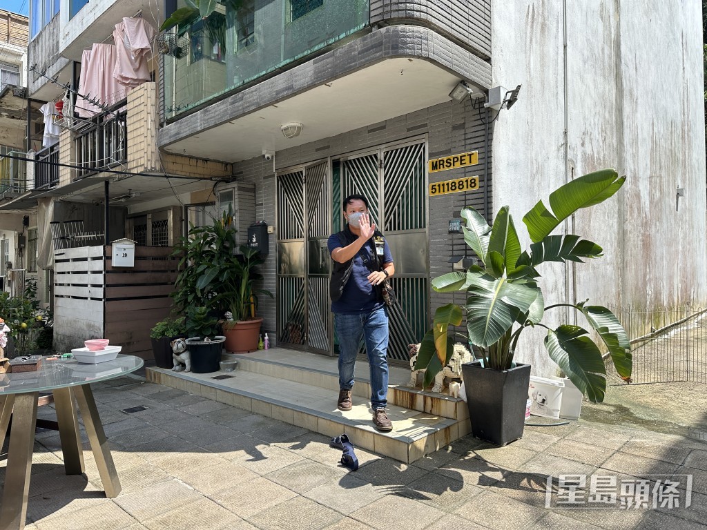 警员在南围拘捕成奎安儿子。资料图片 警员在南围拘捕成奎安儿子。资料图片