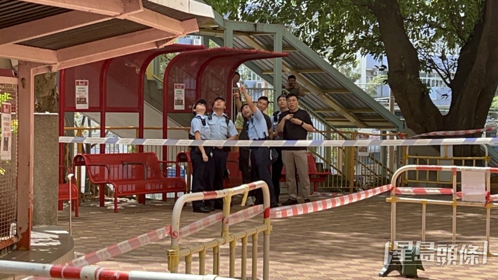 警員封鎖現場調查。