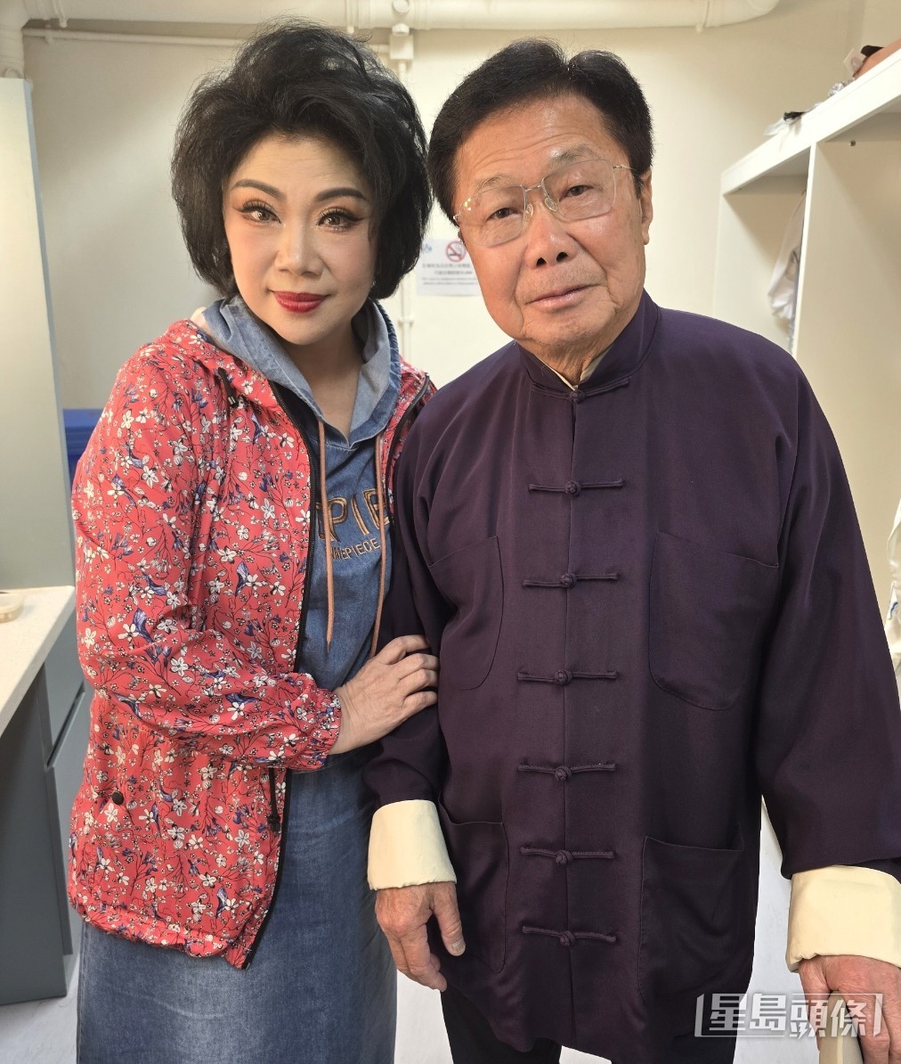 曾慧感激陳飛龍罕有答應演出。 曾慧感激陳飛龍罕有答應演出。