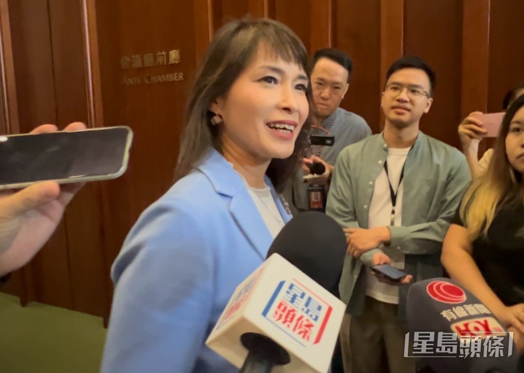 江玉歡否認是請記者吃「散水餅」。郭詠欣攝 江玉歡否認是請記者吃「散水餅」。郭詠欣攝