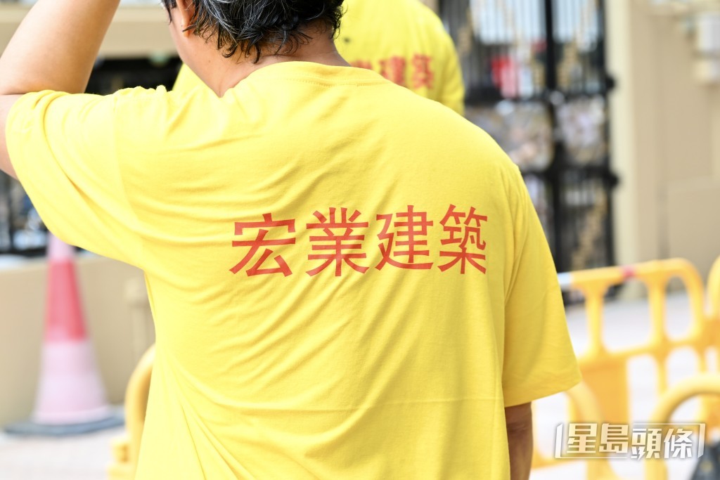 位於屯門的怡樂花園與宏福苑同樣由「宏業建築工程」負責大維修工程。