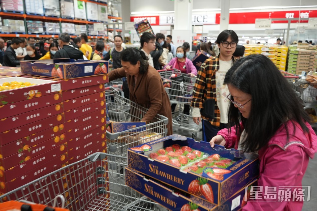 記者直擊Costco現場。吳艷玲攝 記者直擊Costco現場。吳艷玲攝