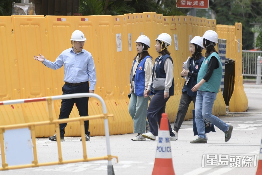 政務司副司長卓永興到場視察。