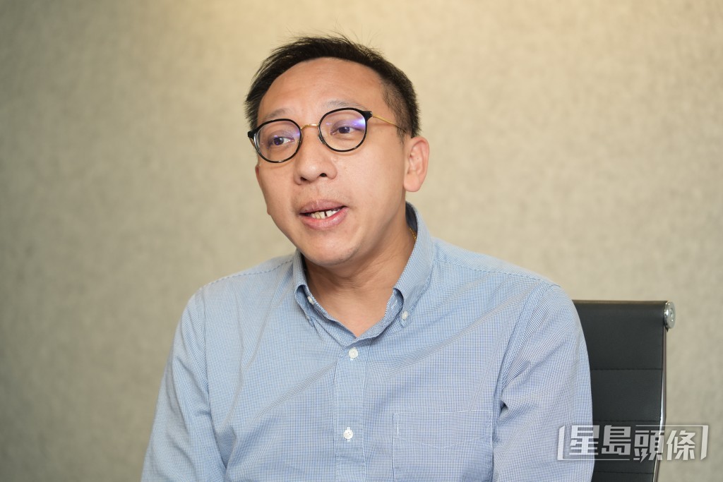 林偉江建議政府和業界合作，設計一個複合平台，聚集不同網約平台手機應用程式。