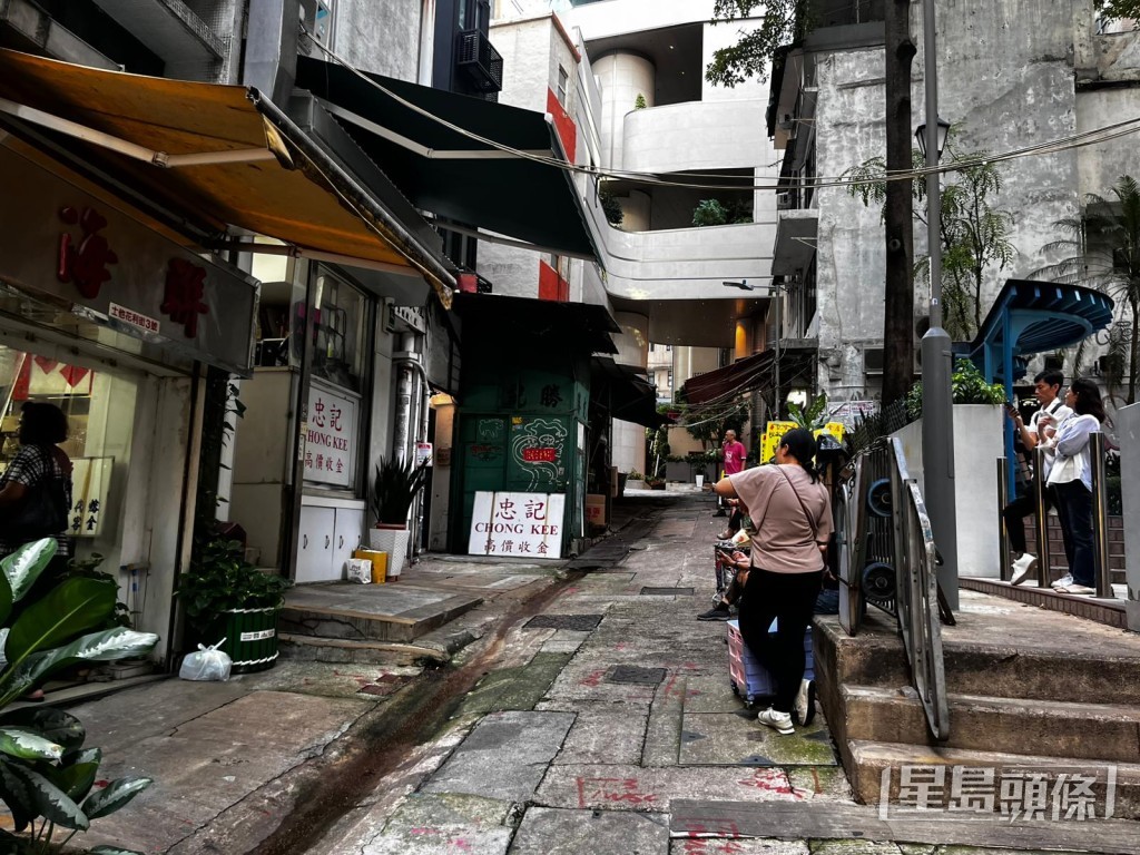 直至下午5時半，該店方處理好所有當日籌號。