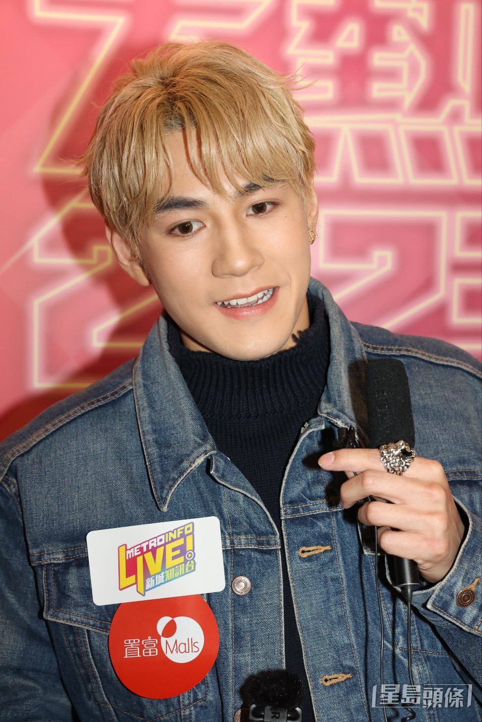 魏浚笙一直自資出歌再加上拍MV花費已超過7位數仍未回本。