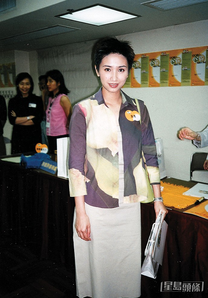 吳婉芳專心相夫教子。