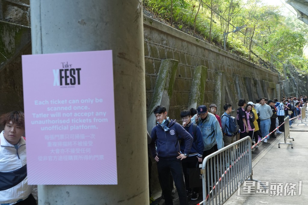 銅鑼灣大球場一帶已實施封路措施，只會允許持票人士進入加路連山道、棉花路及東院道行動範圍。劉駿軒攝