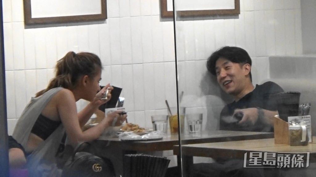 房祖名間中會被傳媒拍到。 房祖名間中會被傳媒拍到。