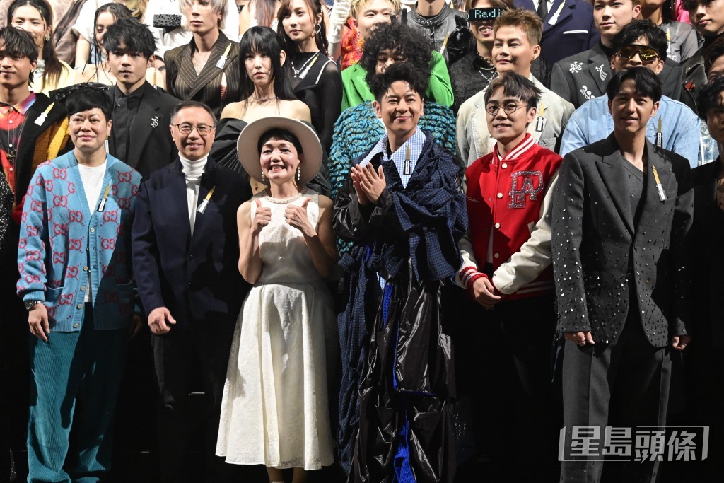 不少候選歌手悉心打扮搶焦點。 不少候選歌手悉心打扮搶焦點。