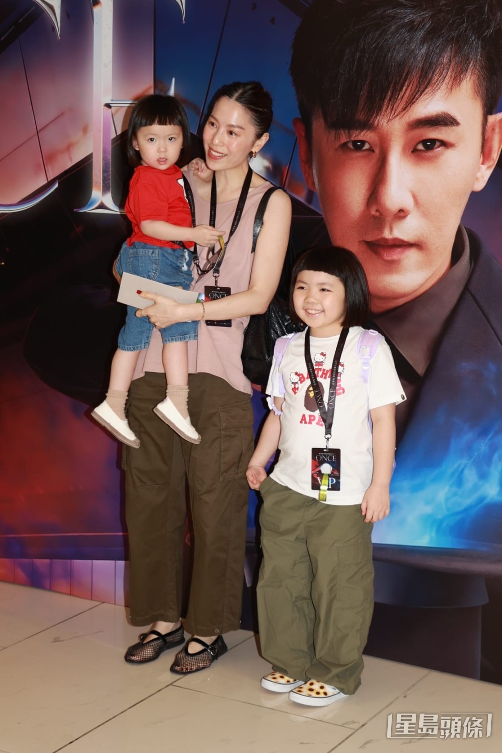  李燦森太太的兩個女兒Lucy和SuSu。