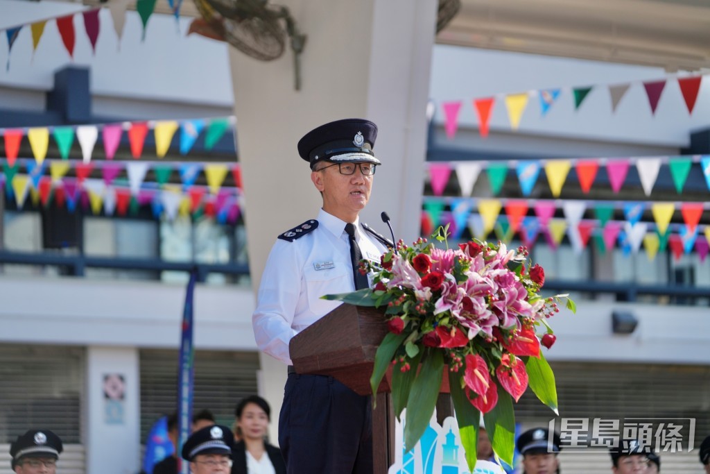 香港警務處處長蕭澤頤致辭。