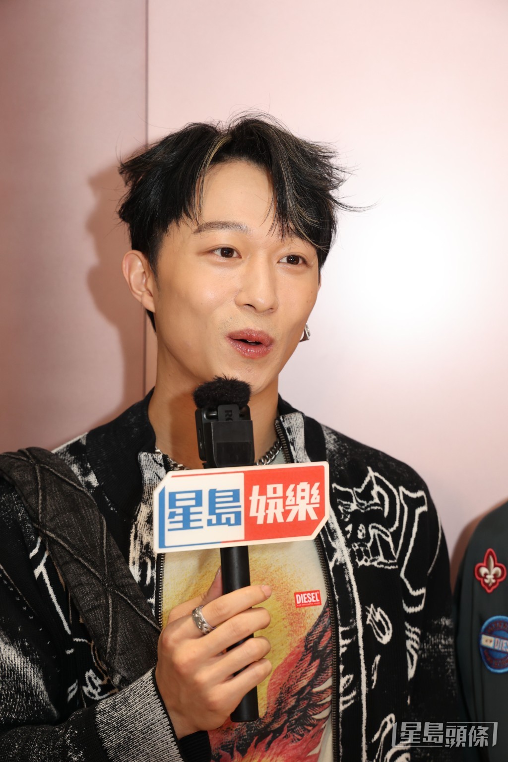 Teller續操刀為Zpot出歌填詞。 Teller續操刀為Zpot出歌填詞。