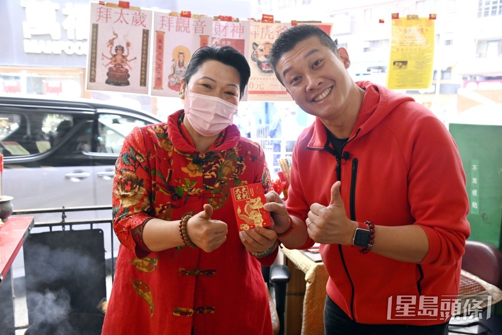 一蚊Joe早前離開效力19年的TVB，身為前《東張西望》主持，形象入屋，連金貴人都找他集郵。