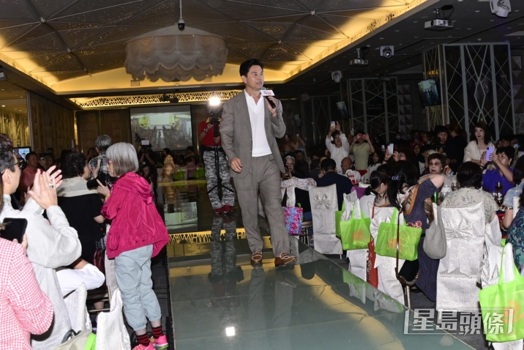 呂良偉今晚出席《粵劇金紫荊慈善晚宴》，即場獻唱《上海灘》主題曲。