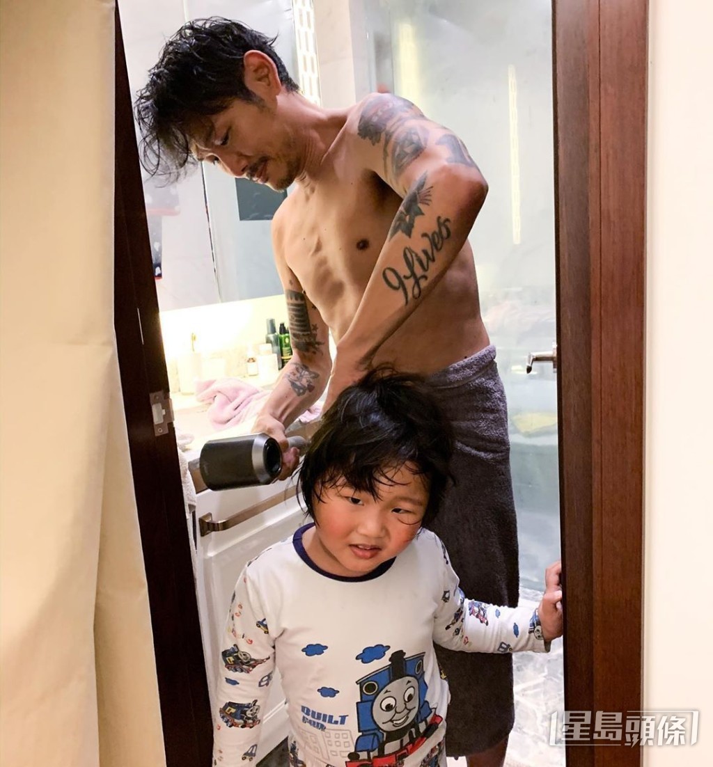 杜德偉分享和兒子生活日常。 杜德偉分享和兒子生活日常。