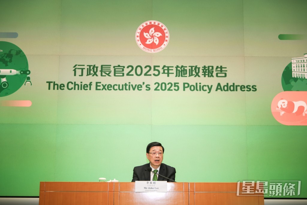 李家超解釋沒有在施政報告重推租置計劃，是因為業權問題，希望可以歸一化業權。資料圖片