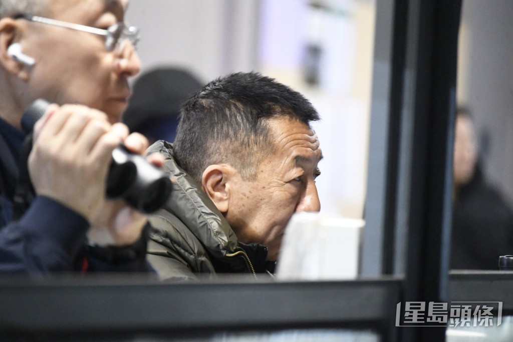 今朝徐雨石與紀仁安一再出雙入對，動態積極到痹。