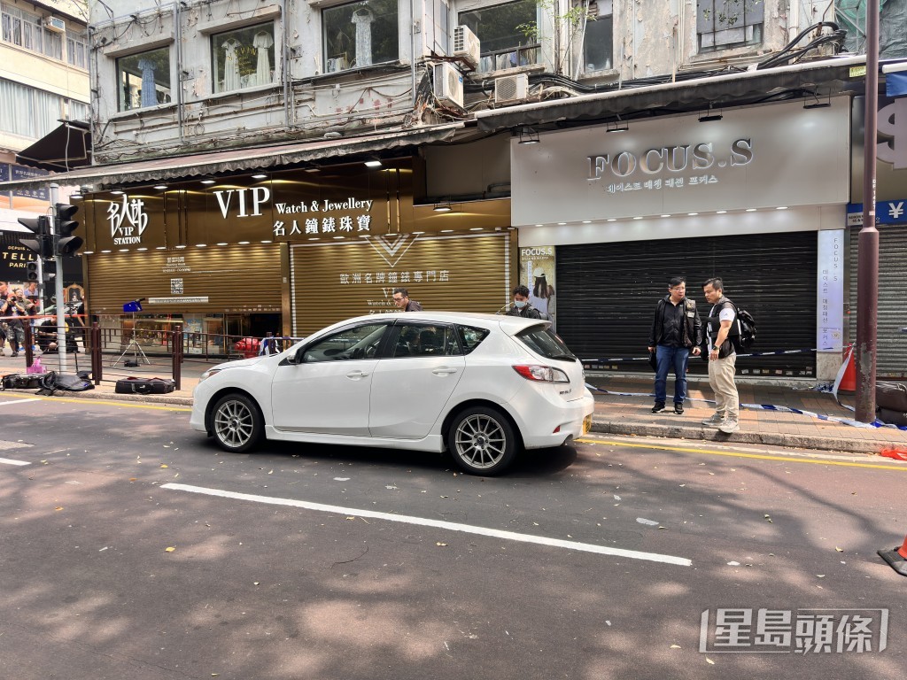 探員調查賊匪的私家車。楊偉亨攝