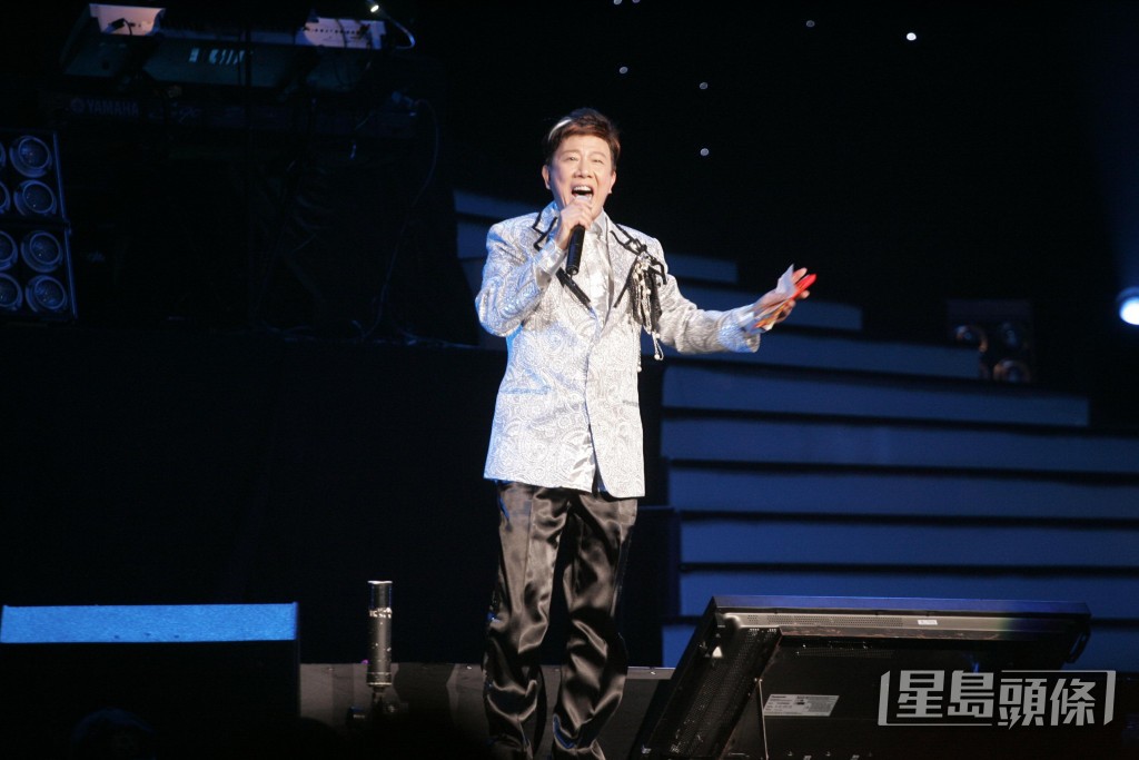 首位歌手創下一年內三次登上紅館舞台表演。 首位歌手創下一年內三次登上紅館舞台表演。