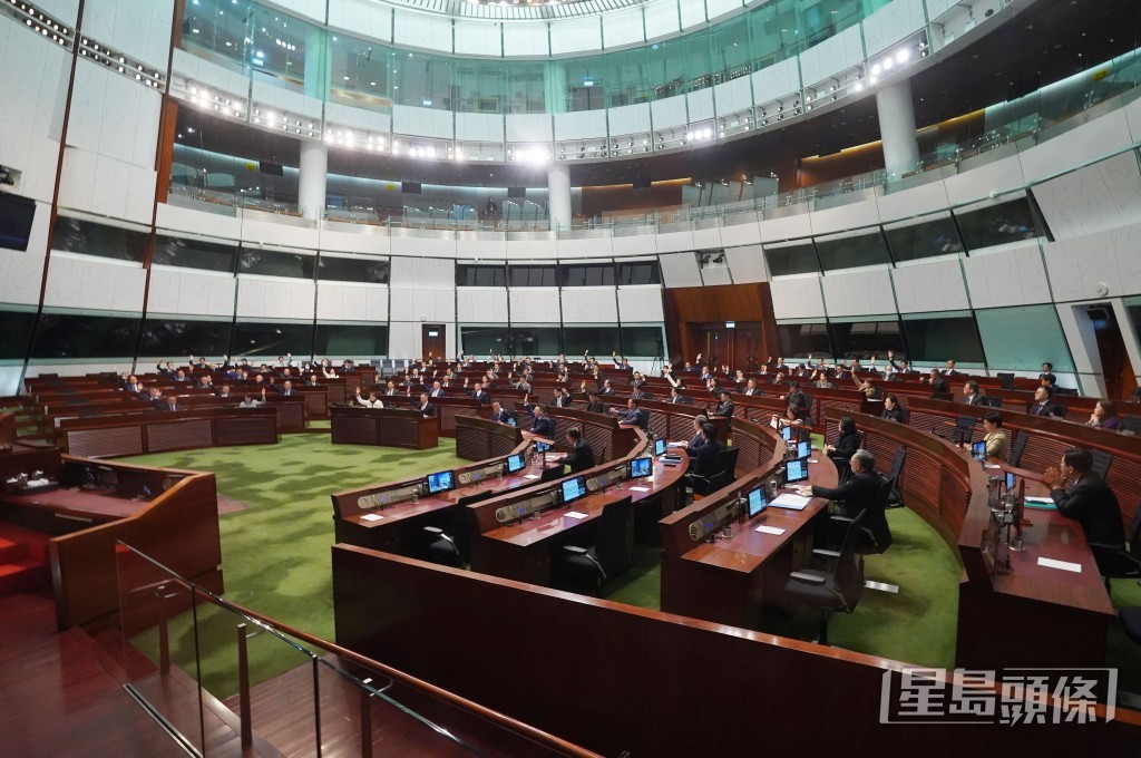 范徐麗泰指,議員應善用質詢及無法律效力的議案辯論。 范徐麗泰指,議員應善用質詢及無法律效力的議案辯論。