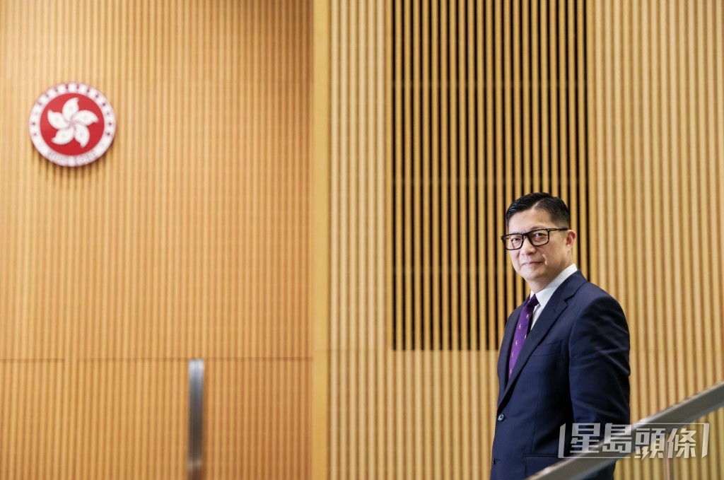 鄧炳強指在修例風波中被捕但未被檢控的人士，如合乎條件，未必不可以擔任公務員。資料圖片