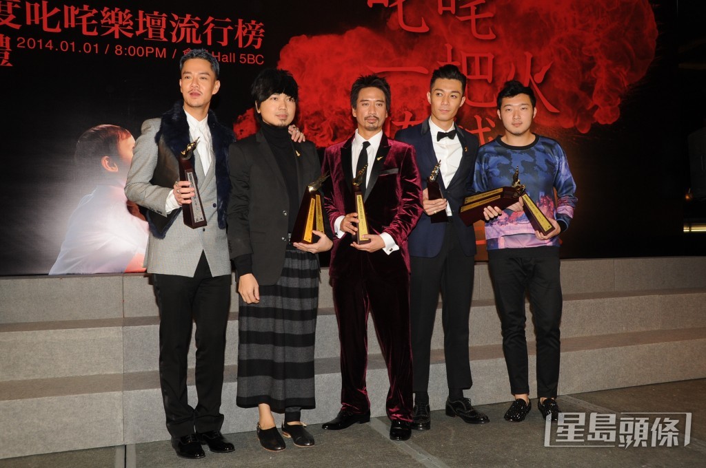 陳詠謙（右一）是叱咤樂壇流行榜頒奬典禮常客。