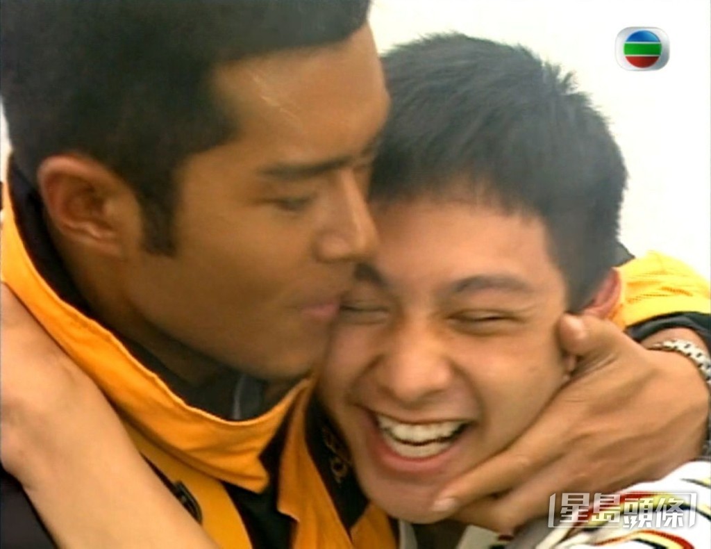 鄧一君在《烈火雄心》中挑戰演智障少年「劉海寶」，在戲外與古天樂成為好友。