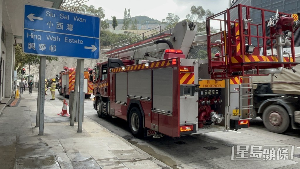 消防到場救熄。楊偉亨攝